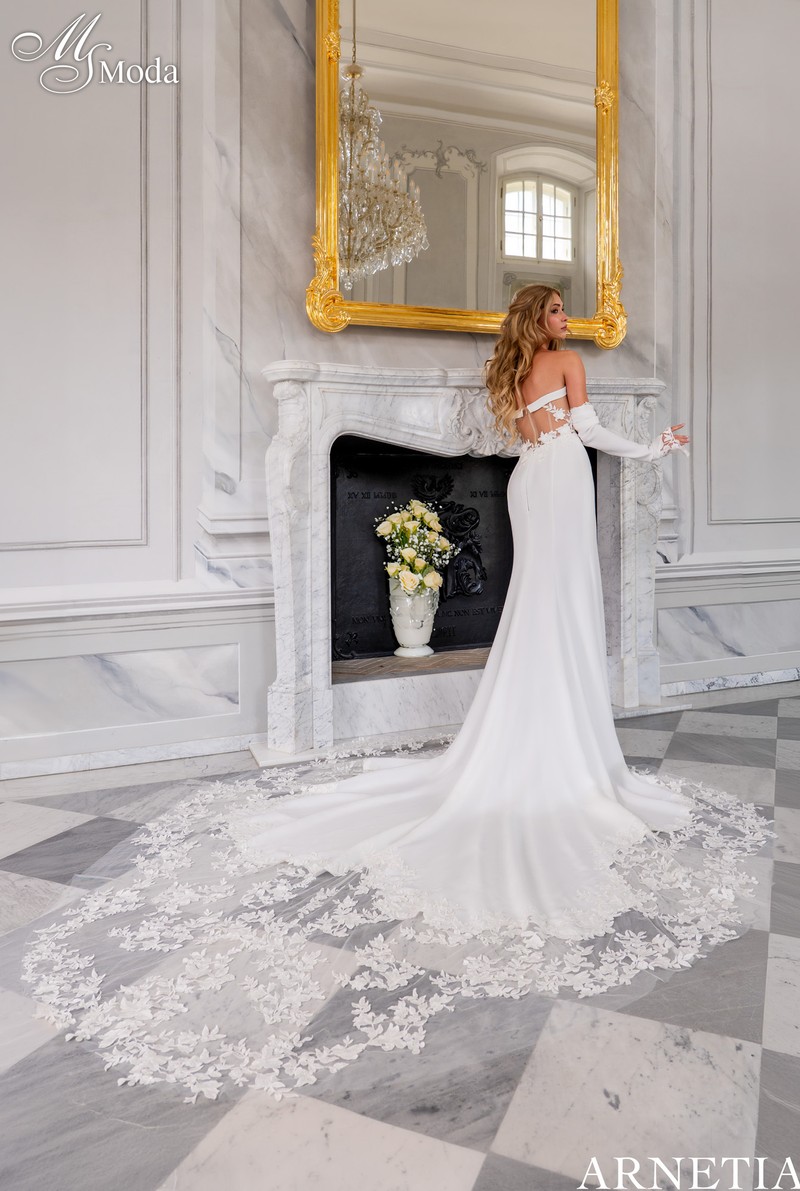 Suknia slubna ARNETIA - 2025
