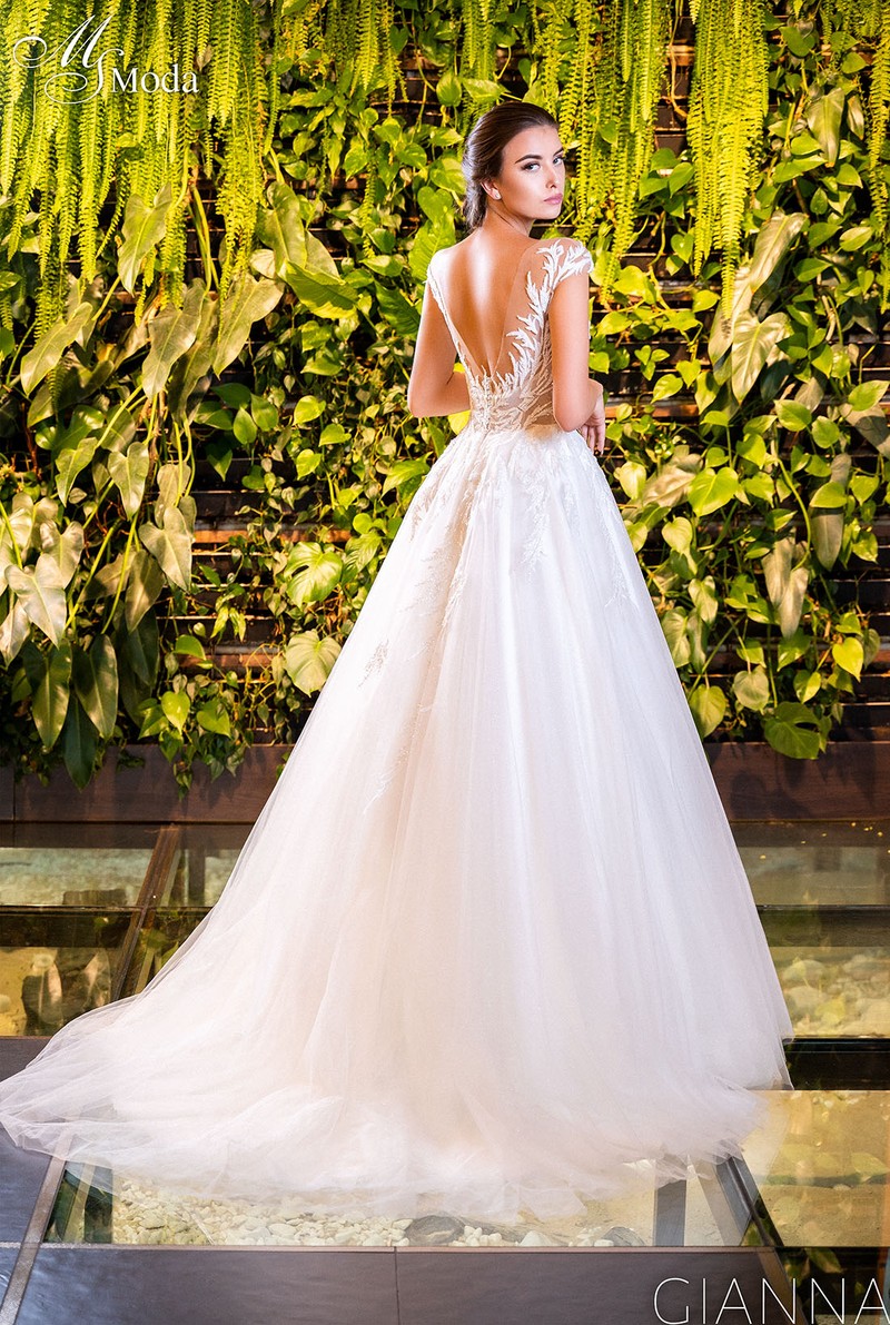 Suknia slubna GIANNA - 2023