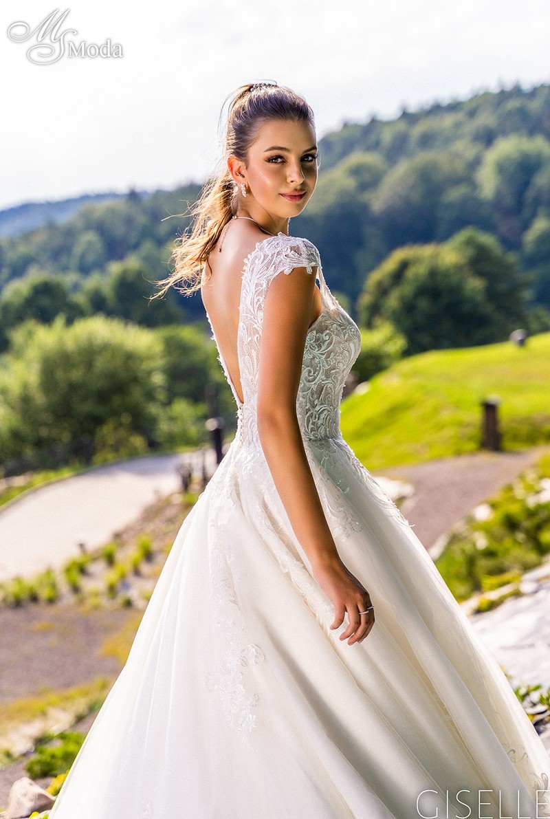 Suknia slubna GISELLE - 2023