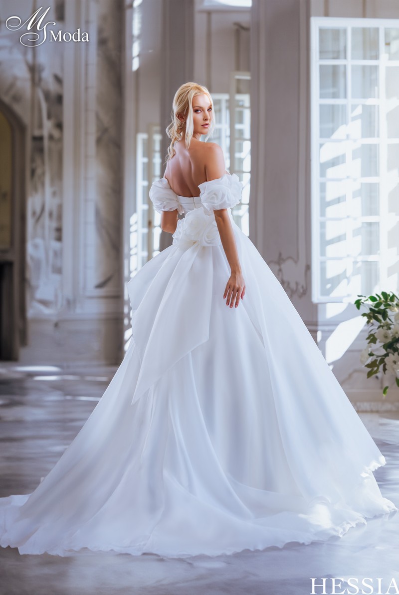 Suknia slubna HESSIA - 2025