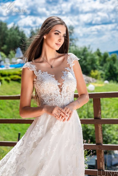 Suknia slubna LUNA - 2023