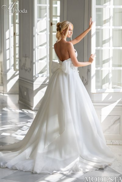 Suknia slubna MODESTA - 2025
