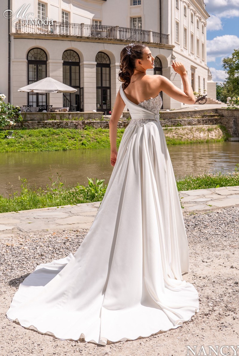 Suknia slubna NANCY - 2025
