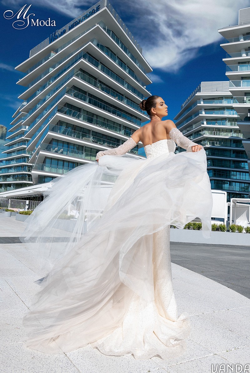 Suknia slubna VANDA - 2024